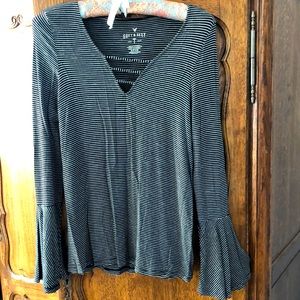 American eagle long Bell sleeve T-shirt size small